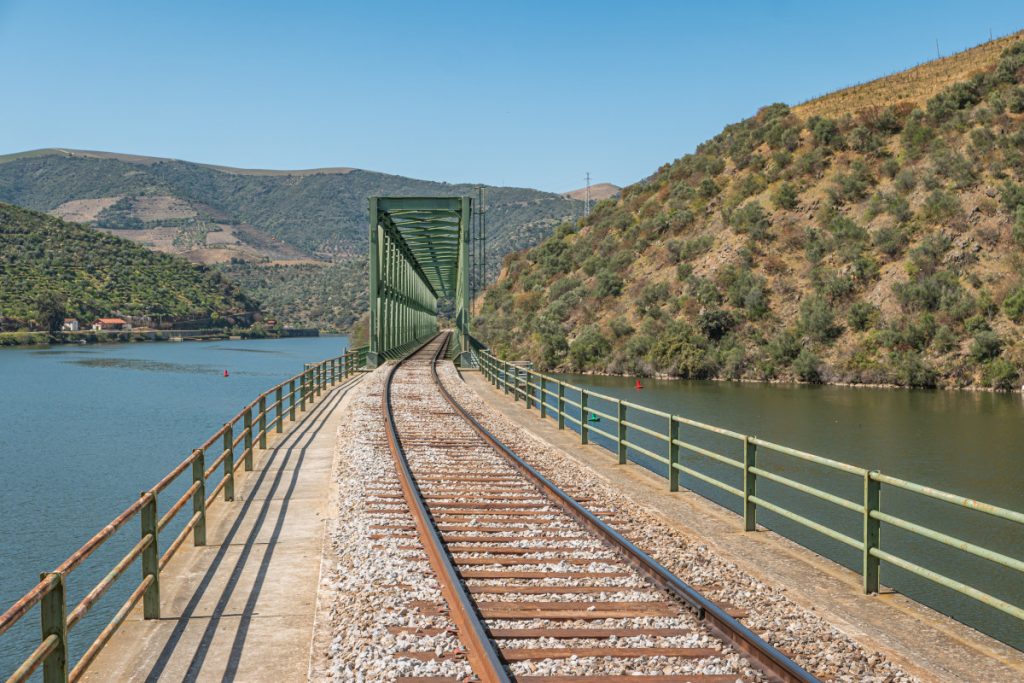 מסילת הרכבת של עמק הדורו, ליד גשר פראדוסה